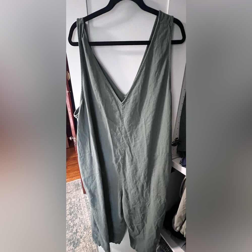 Universal Thread Olive Green Sleeveless V-Neck Romper